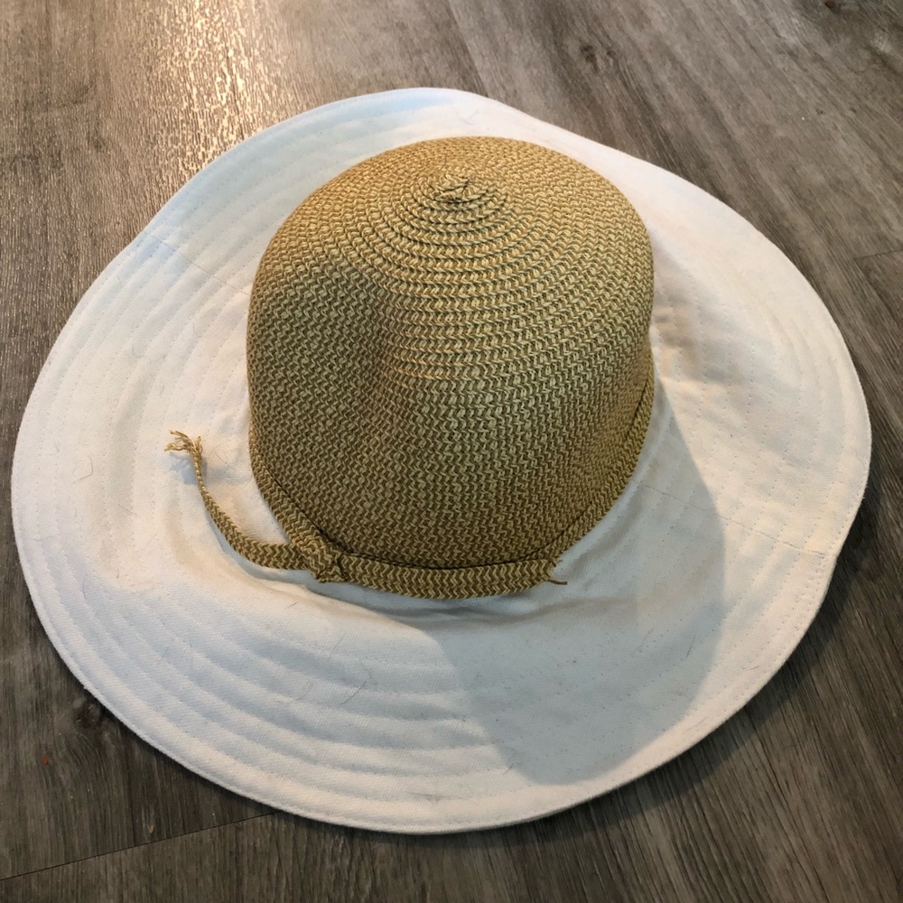 Cute white and woven sun / beach hat